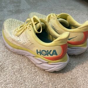 Hoka Clifton 8